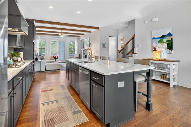 1956 Skyfall Circle NE