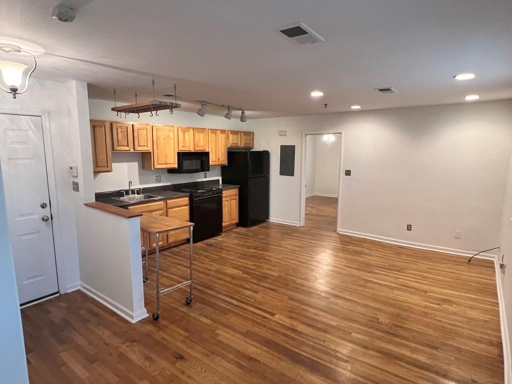 323 8th Street NE Unit 6