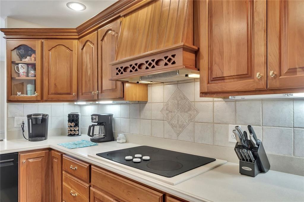 2770 S Cherokee Lane