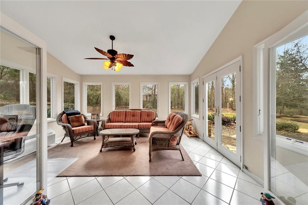 2770 S Cherokee Lane