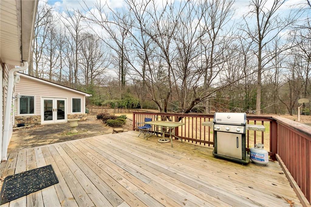 2770 S Cherokee Lane