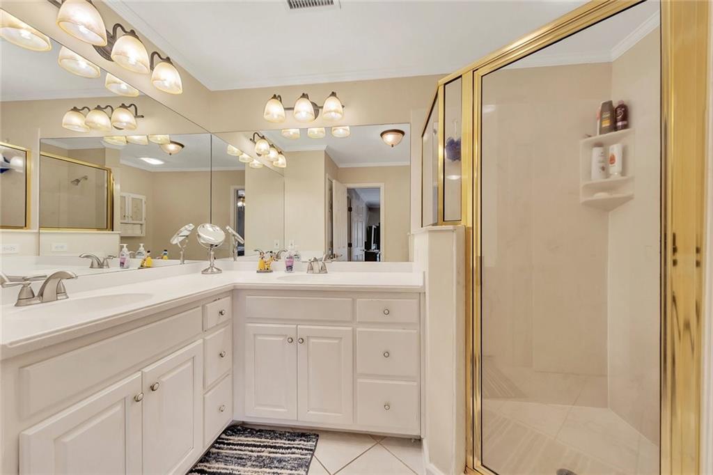 2770 S Cherokee Lane