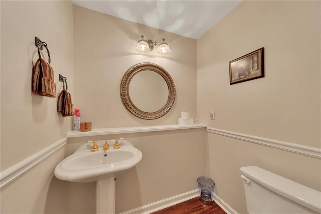 2770 S Cherokee Lane