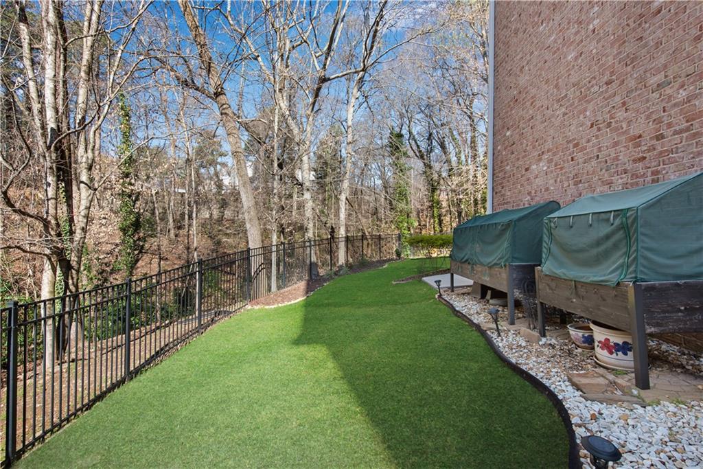992 Wescott Lane