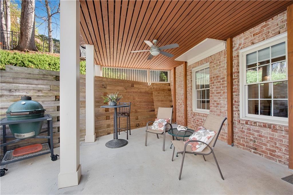 992 Wescott Lane