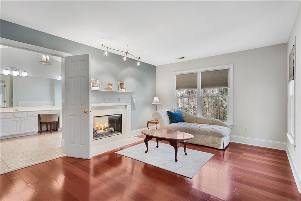 992 Wescott Lane
