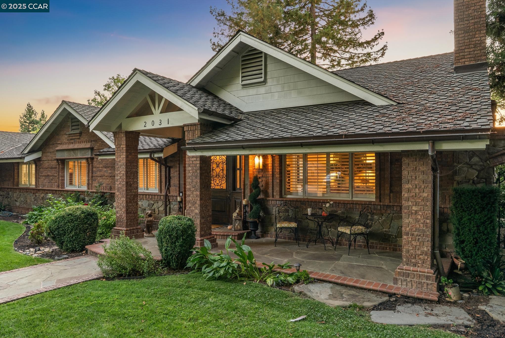 2031 Scarlet Oak Pl