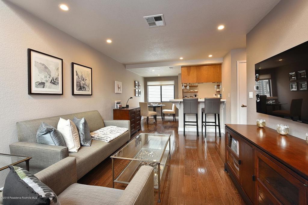 279 E Glenarm Street 10