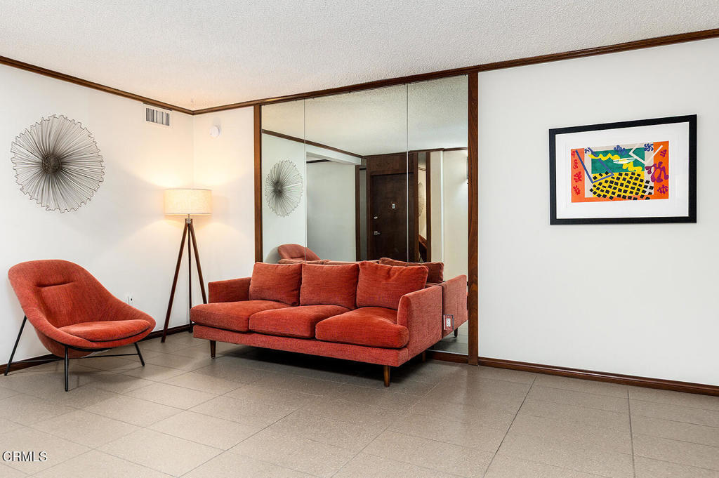 601 E Del Mar Boulevard 404