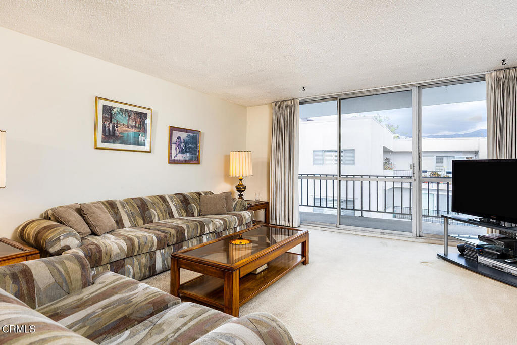 601 E Del Mar Boulevard 404