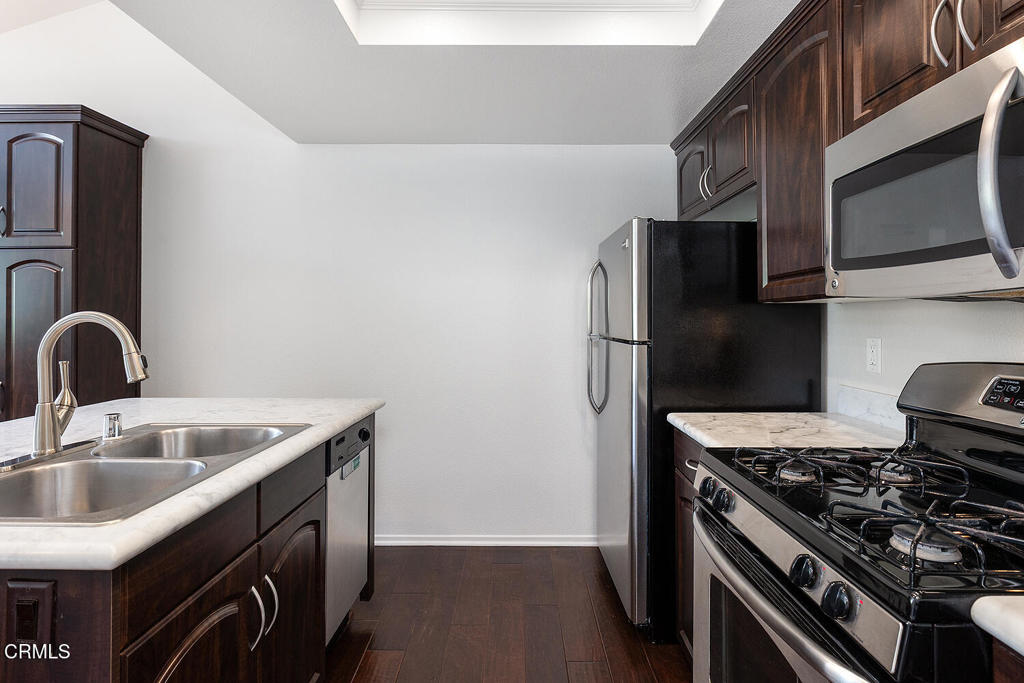 300 S Mentor Avenue 8