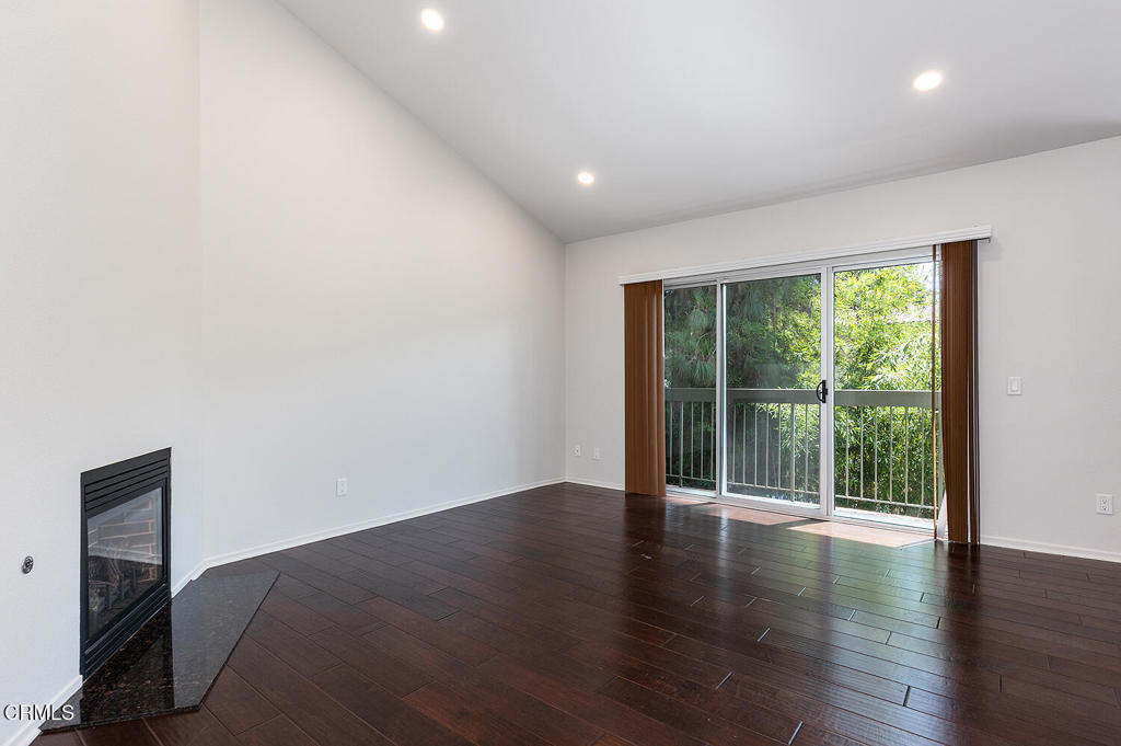 300 S Mentor Avenue 8