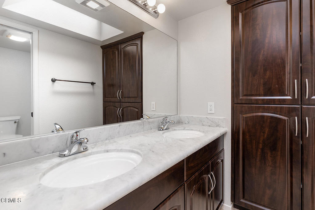 300 S Mentor Avenue 8