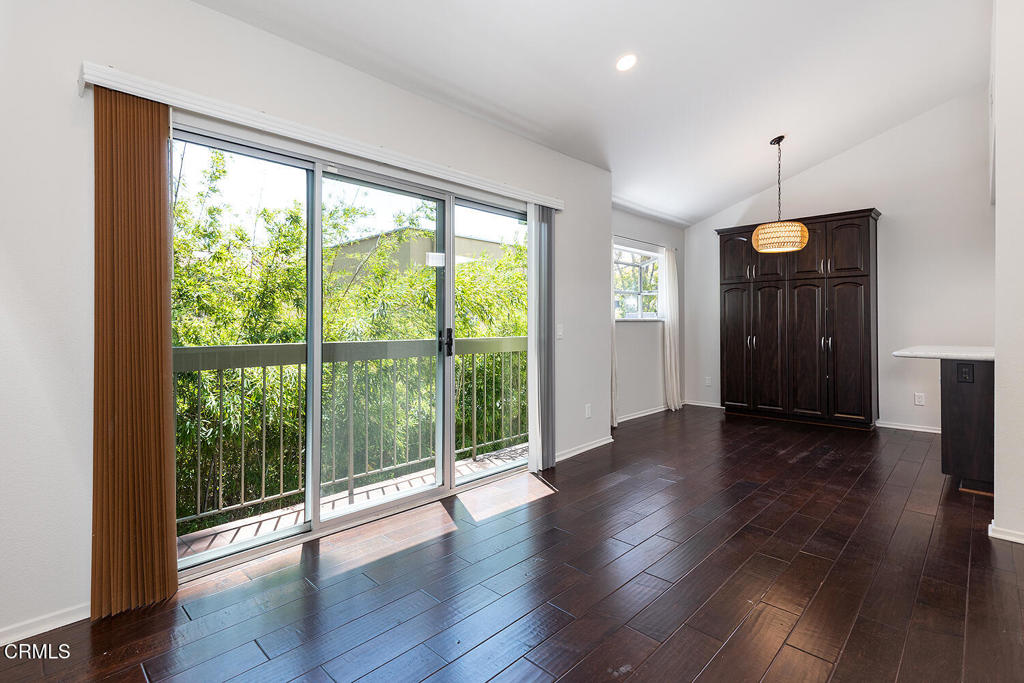 300 S Mentor Avenue 8