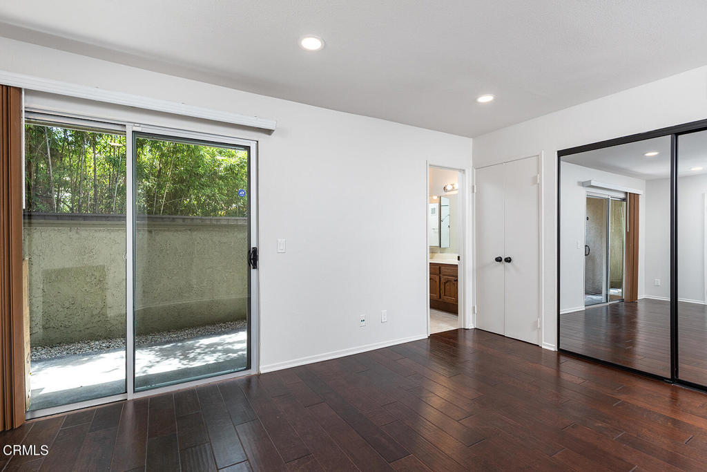 300 S Mentor Avenue 8