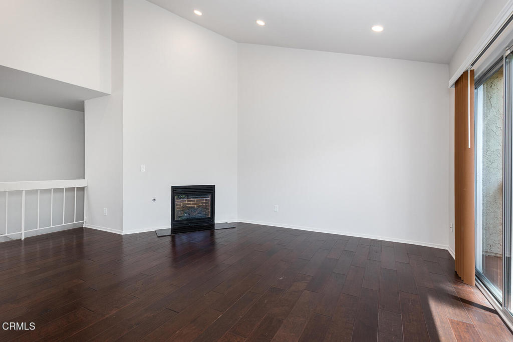 300 S Mentor Avenue 8