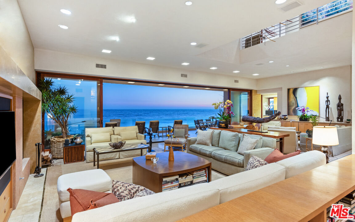 22040 Pacific Coast Hwy