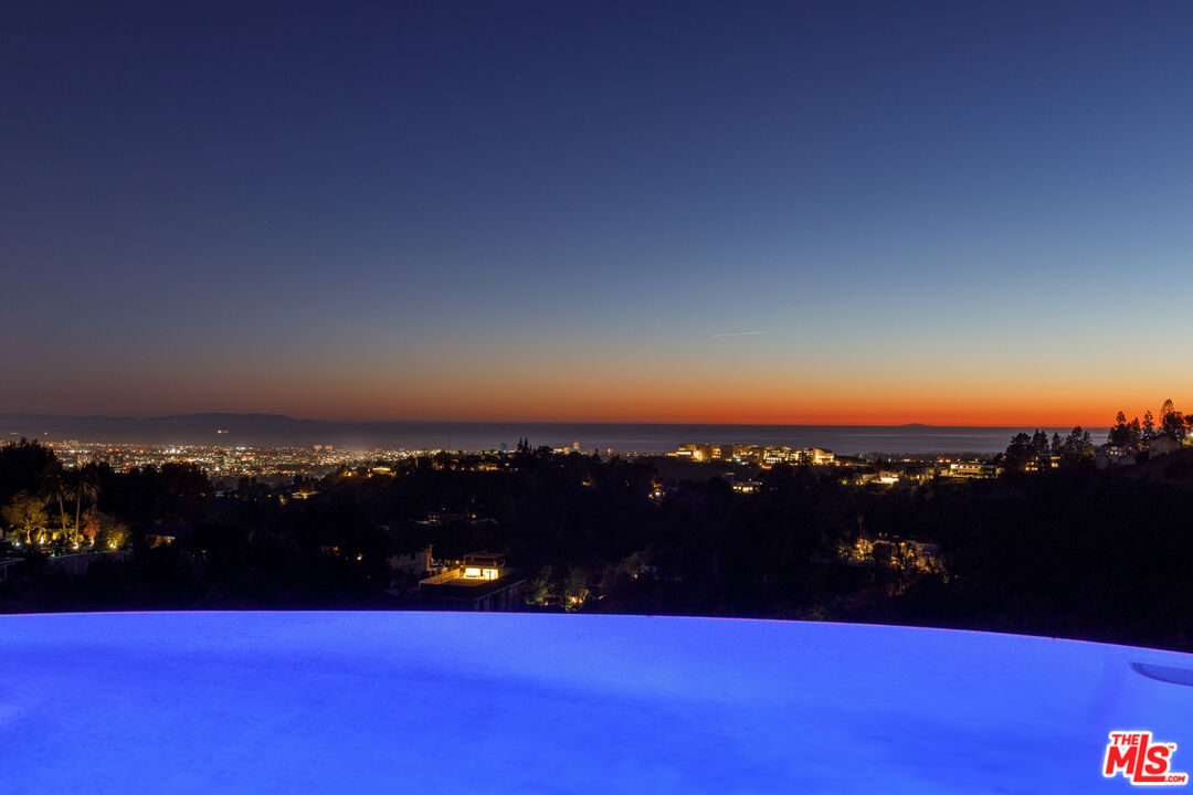 Los Angeles, CA, 90077
