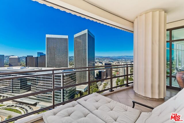 Los Angeles, CA, 90067