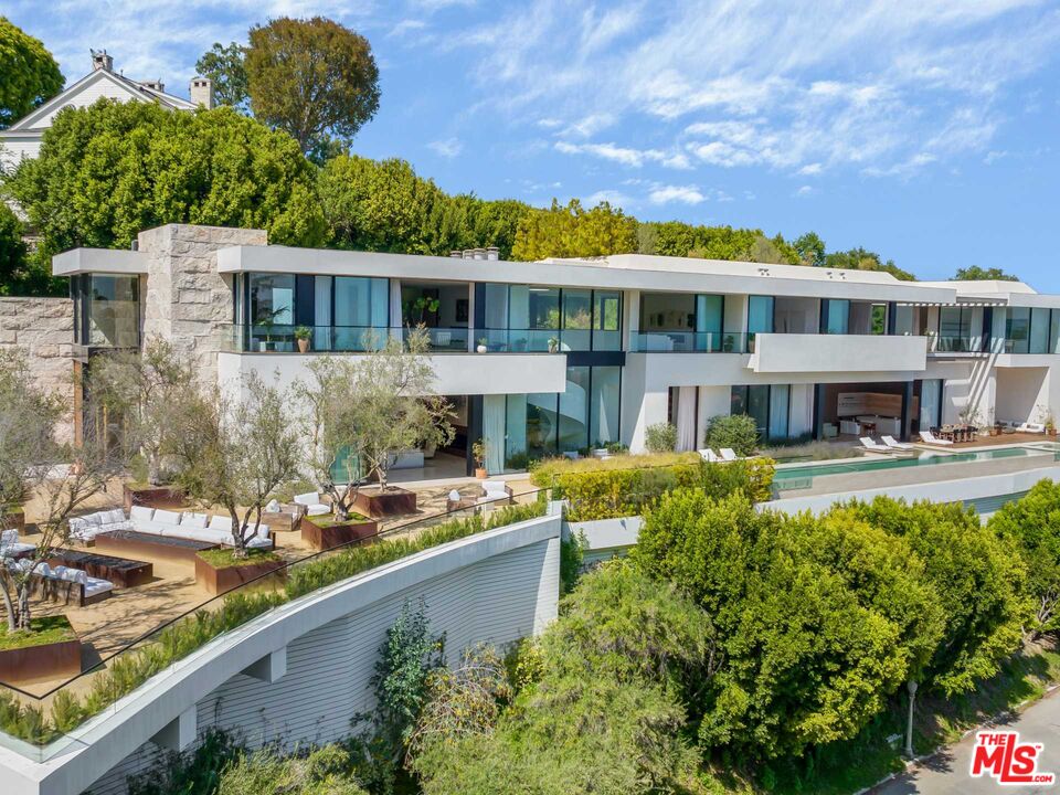 Los Angeles, CA, 90077