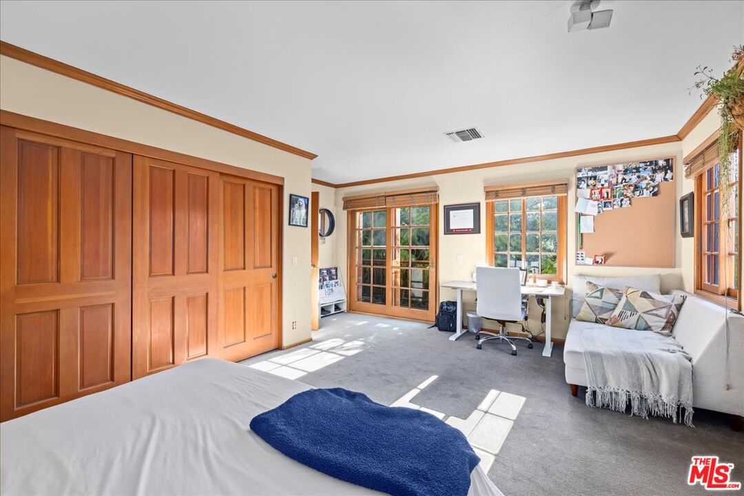551 Westmount Dr