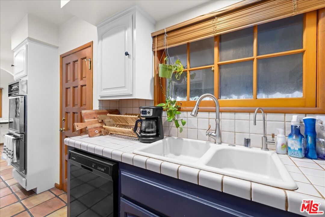 551 Westmount Dr