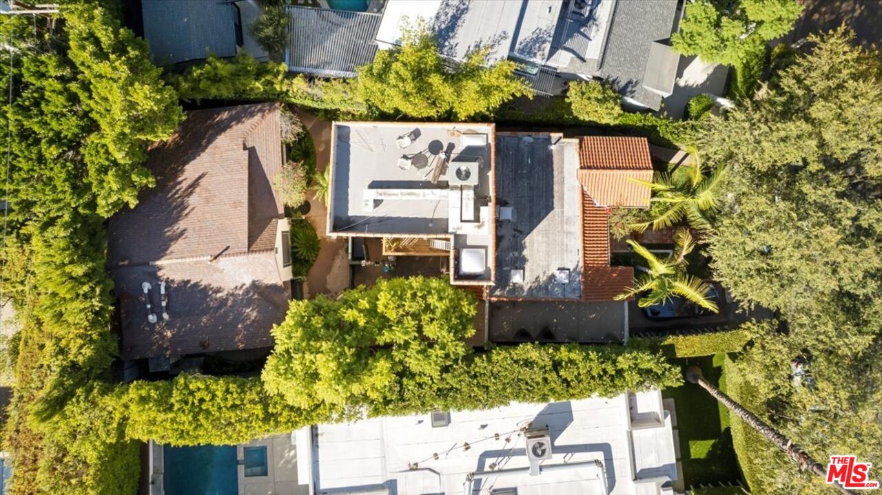 551 Westmount Dr