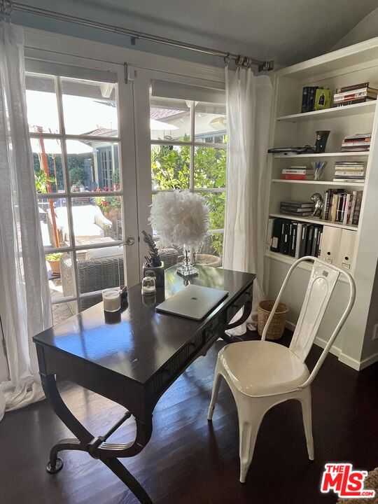 Los Angeles, CA , 90077