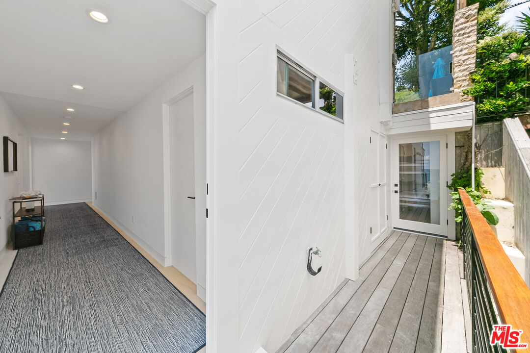 24928 Malibu Rd