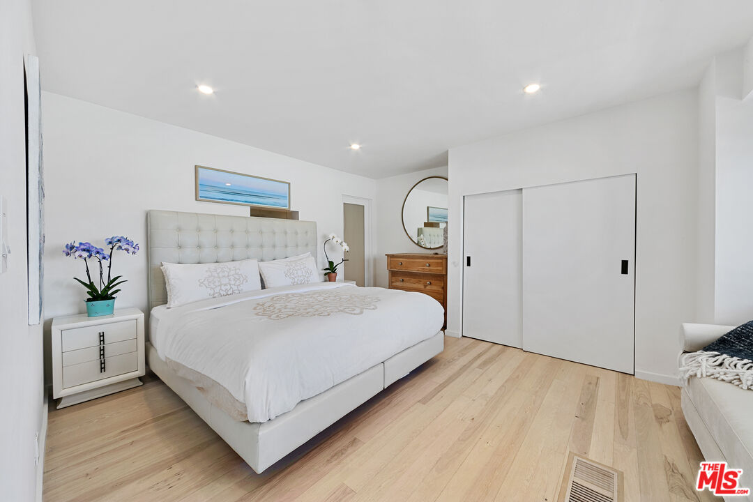 24928 Malibu Rd