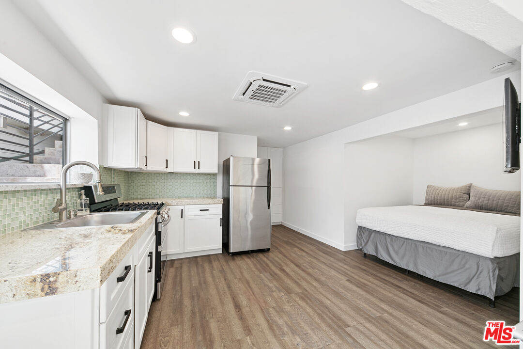 24928 Malibu Rd