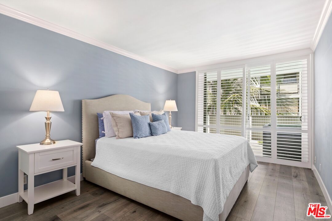 848 N Kings Rd Unit: 207