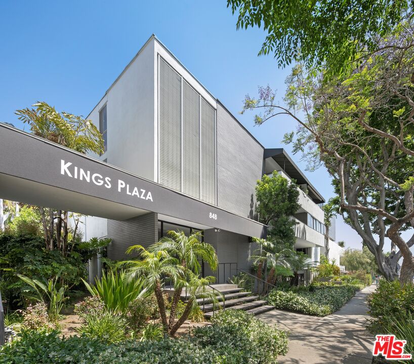 848 N Kings Rd Unit: 207