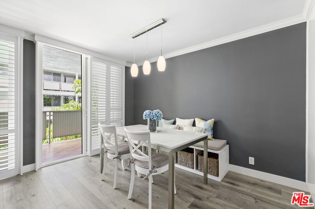 848 N Kings Rd Unit: 207