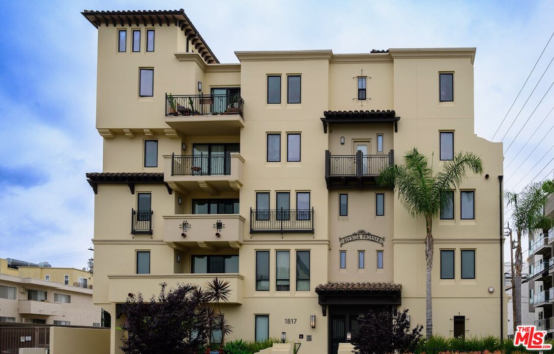 Los Angeles, CA, 90025