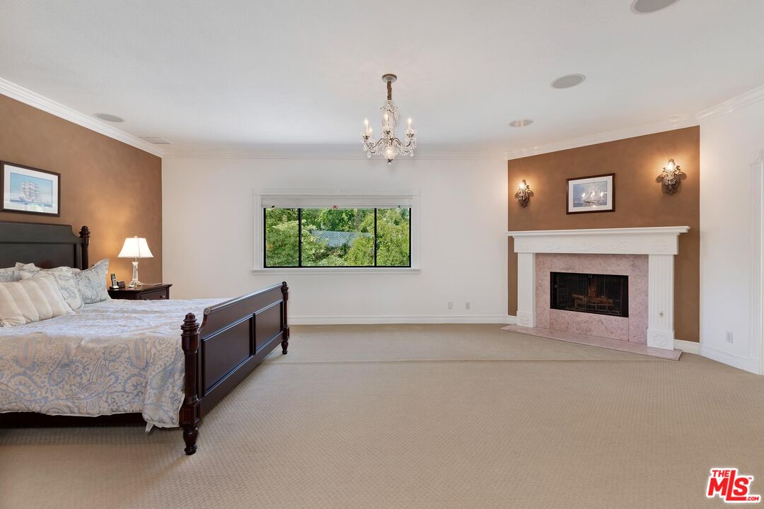 4239 Tarzana Estates Dr
