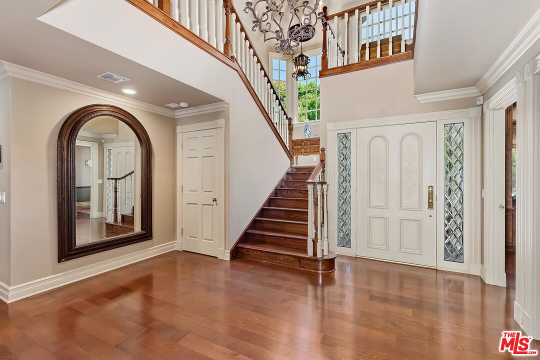 4239 Tarzana Estates Dr