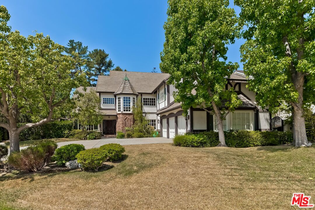 4239 Tarzana Estates Dr