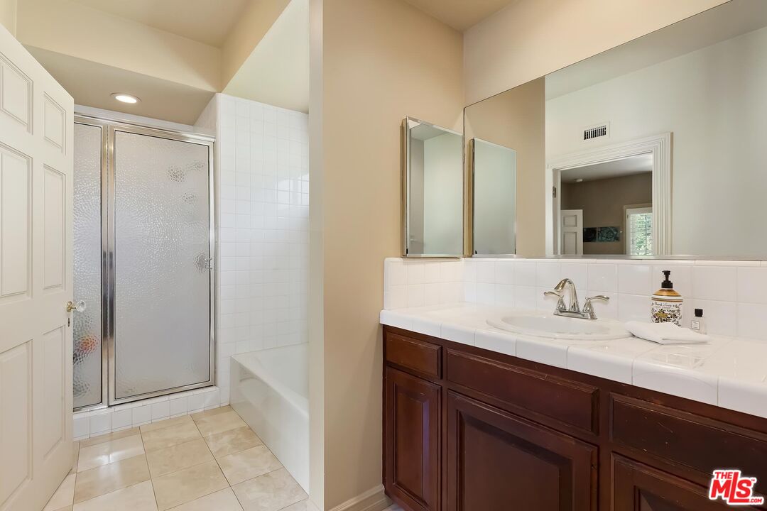 4239 Tarzana Estates Dr