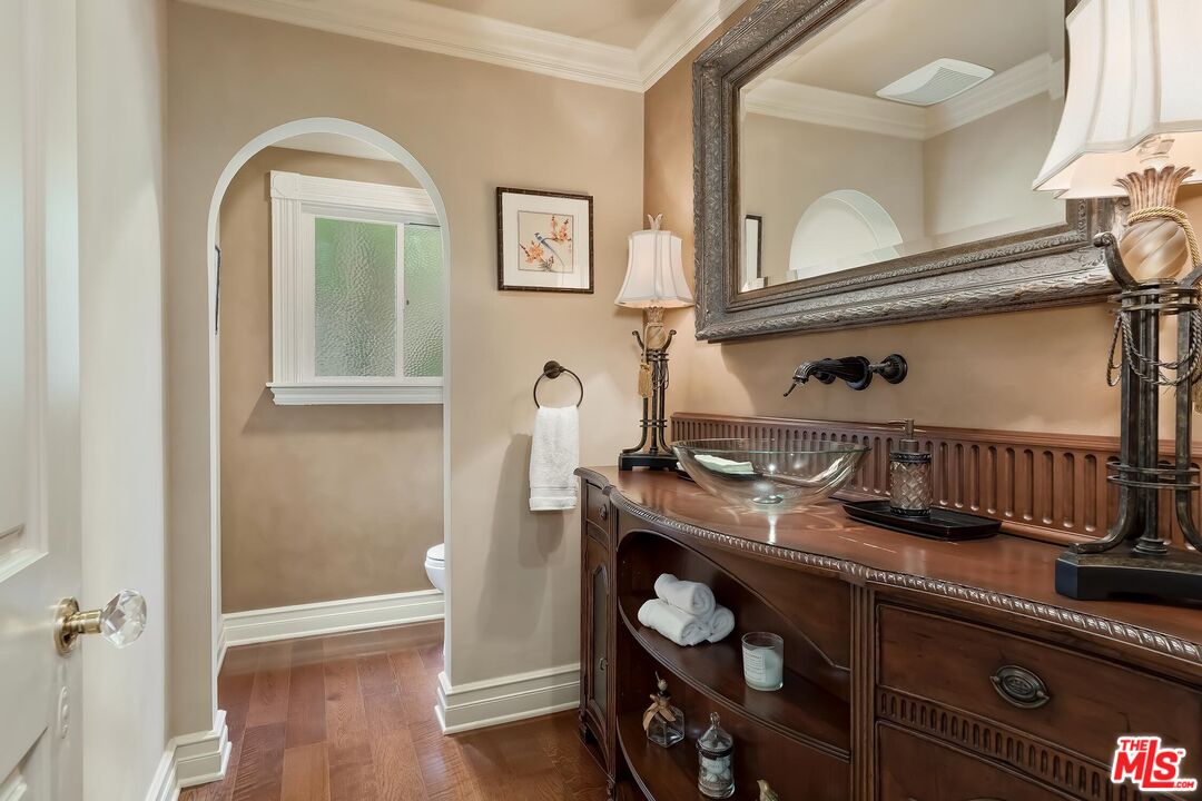 4239 Tarzana Estates Dr