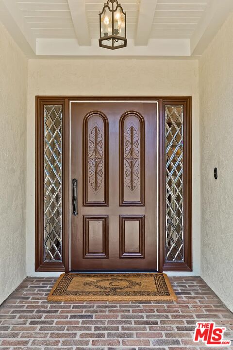4239 Tarzana Estates Dr
