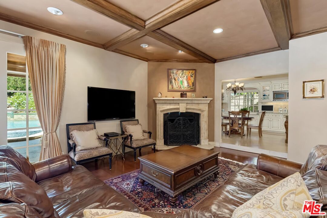 4239 Tarzana Estates Dr