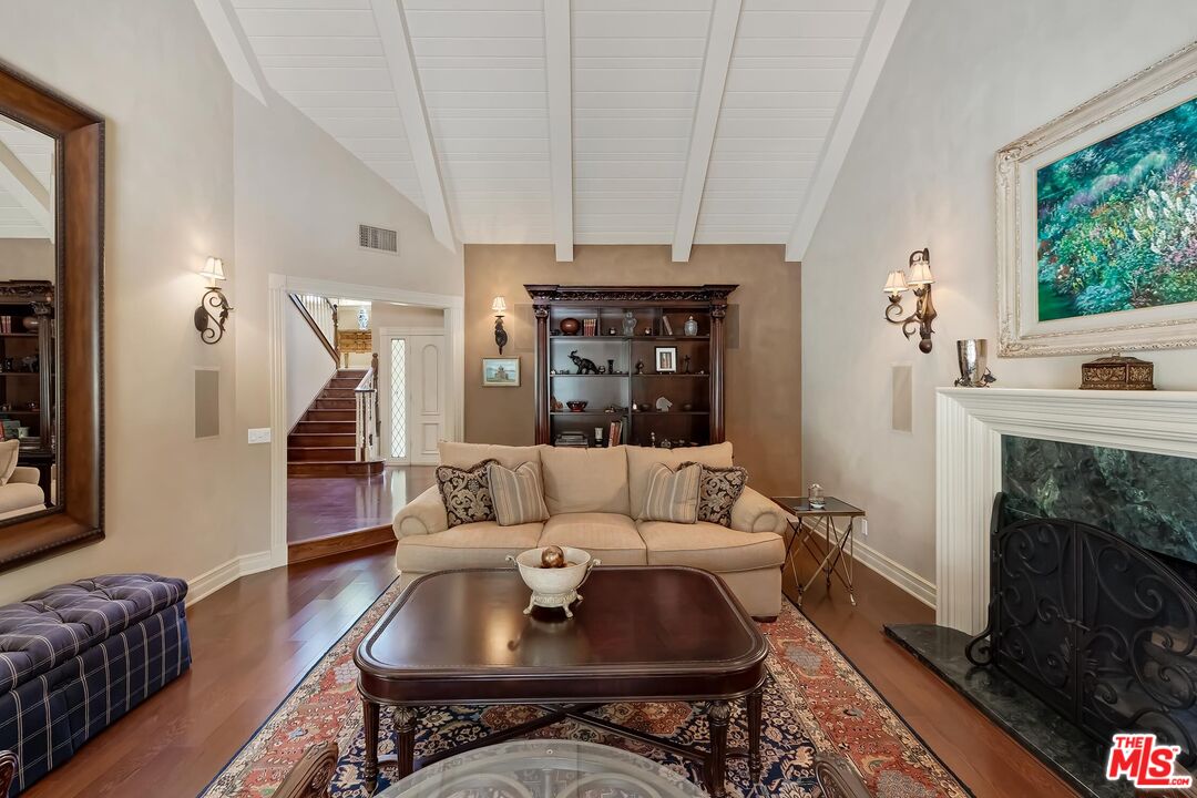 4239 Tarzana Estates Dr