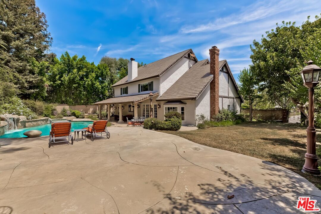 4239 Tarzana Estates Dr