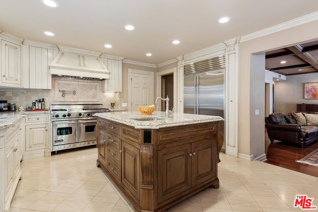 4239 Tarzana Estates Dr