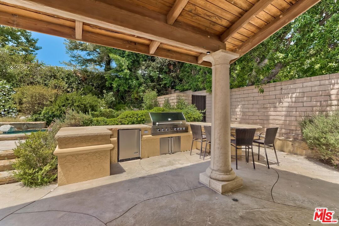 4239 Tarzana Estates Dr