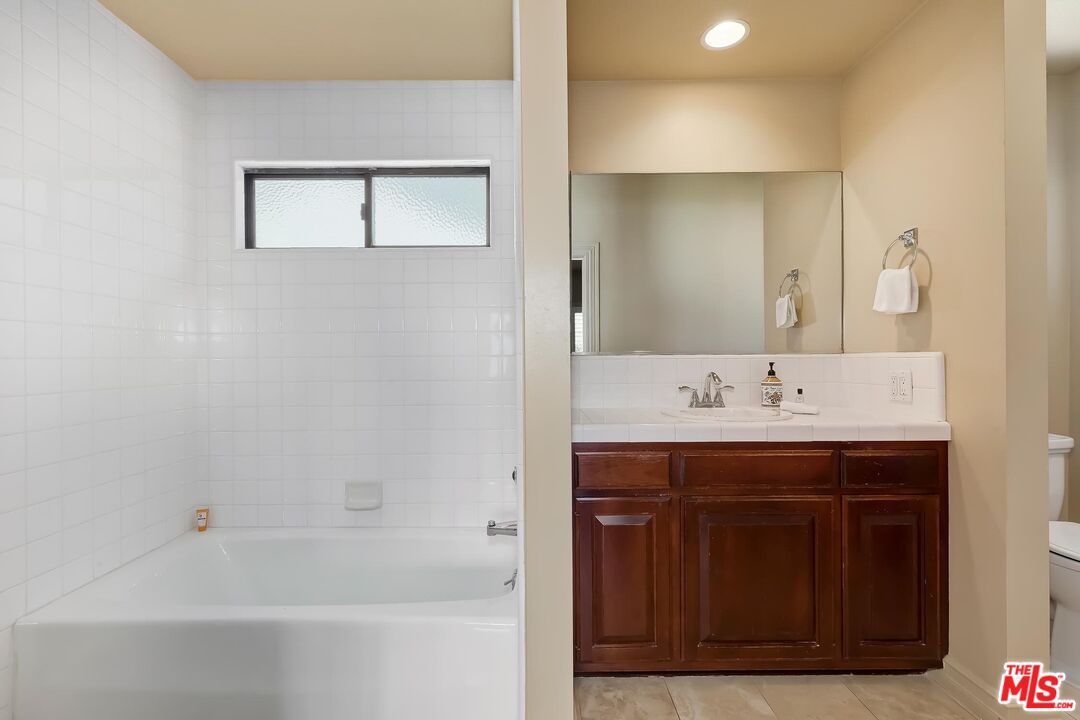 4239 Tarzana Estates Dr