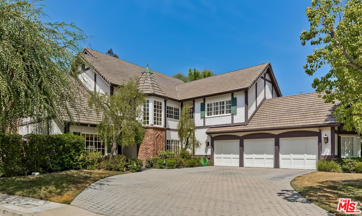 4239 Tarzana Estates Dr
