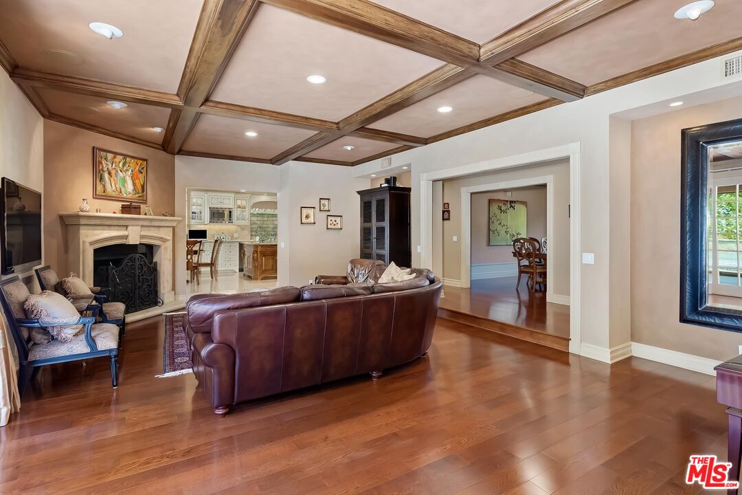 4239 Tarzana Estates Dr