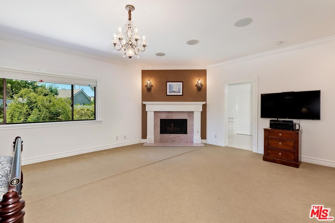 4239 Tarzana Estates Dr